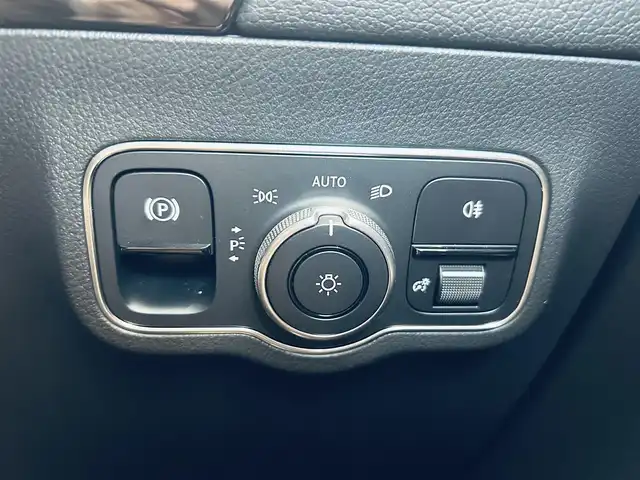 メルセデス・ベンツ ＧＬＡ２００ｄ 4マチック AMGライン 大阪府 2021(令3)年 1.9万km コスモスブラック レーダーセーフティ/ハーフレザー/メモリ付きパワーシート/シートヒーター/ACC/純正ナビ/360度カメラ/純正19インチAW/LEDヘッドライト/アンビエントライト/電動リアゲート/ブラインドスポット/ワイヤレス充電