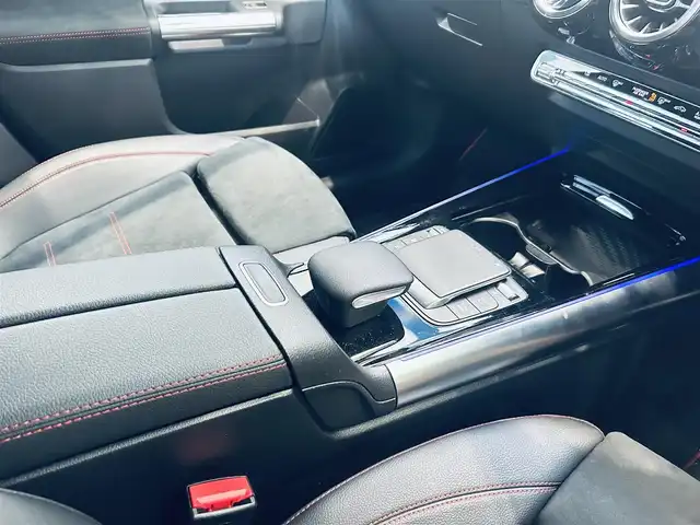 メルセデス・ベンツ ＧＬＡ２００ｄ 4マチック AMGライン 大阪府 2021(令3)年 1.9万km コスモスブラック レーダーセーフティ/ハーフレザー/メモリ付きパワーシート/シートヒーター/ACC/純正ナビ/360度カメラ/純正19インチAW/LEDヘッドライト/アンビエントライト/電動リアゲート/ブラインドスポット/ワイヤレス充電