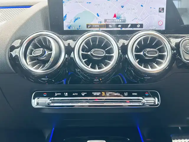メルセデス・ベンツ ＧＬＡ２００ｄ 4マチック AMGライン 大阪府 2021(令3)年 1.9万km コスモスブラック レーダーセーフティ/ハーフレザー/メモリ付きパワーシート/シートヒーター/ACC/純正ナビ/360度カメラ/純正19インチAW/LEDヘッドライト/アンビエントライト/電動リアゲート/ブラインドスポット/ワイヤレス充電