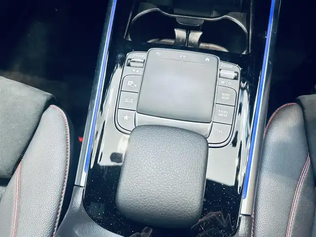 メルセデス・ベンツ ＧＬＡ２００ｄ 4マチック AMGライン 大阪府 2021(令3)年 1.9万km コスモスブラック レーダーセーフティ/ハーフレザー/メモリ付きパワーシート/シートヒーター/ACC/純正ナビ/360度カメラ/純正19インチAW/LEDヘッドライト/アンビエントライト/電動リアゲート/ブラインドスポット/ワイヤレス充電