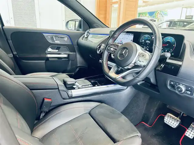 メルセデス・ベンツ ＧＬＡ２００ｄ 4マチック AMGライン 大阪府 2021(令3)年 1.9万km コスモスブラック レーダーセーフティ/ハーフレザー/メモリ付きパワーシート/シートヒーター/ACC/純正ナビ/360度カメラ/純正19インチAW/LEDヘッドライト/アンビエントライト/電動リアゲート/ブラインドスポット/ワイヤレス充電