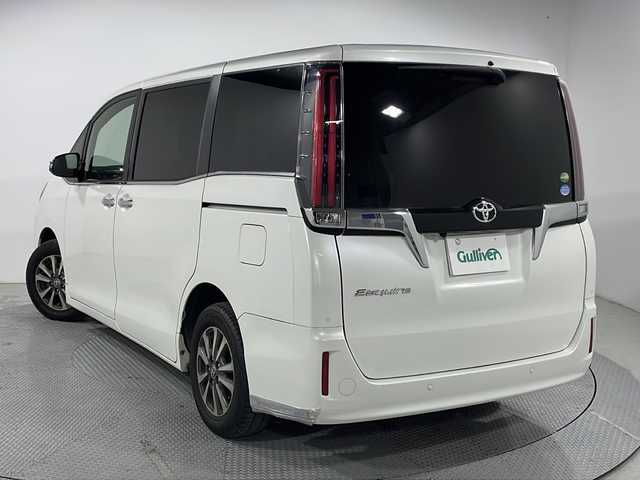 トヨタ エスクァイア Gi 広島県 2020(令2)年 4.9万km ホワイトパールクリスタルシャイン 禁煙車/純正９型ナビ(NSZT-Y68T)/１２型後席フリップダウンモニター/両側パワースライドドア/バックカメラ/シートヒーター(運転席/助手席)/クルーズコントロール/ドラレコ(360°)/ＥＴＣ/オートマチックハイビーム/コーナーセンサー(前後)/フォグランプ/ＬＥＤライト/衝突軽減/レーンキープアシスト/純正15インチアルミホイール(195/65/R15)/エアバッグ(運転席/助手席)