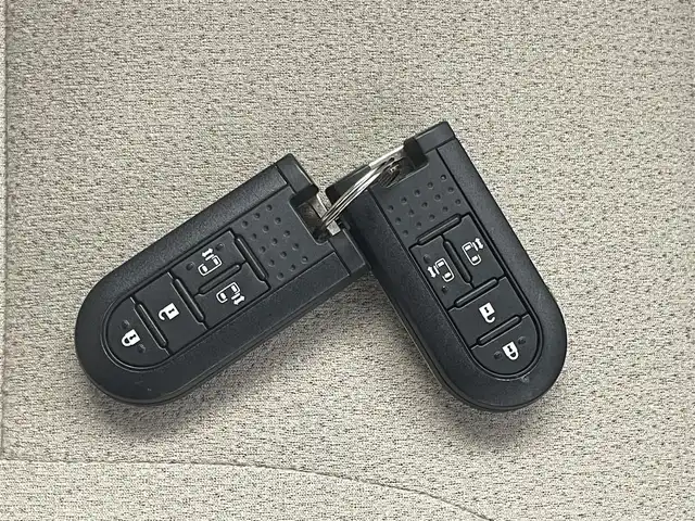 ダイハツ ムーヴ キャンバス G メイクアップ SA Ⅲ 福岡県 2018(平30)年 6.9万km パールホワイトⅢ/ファインミントメタリック 2トーン 社外ナビ／フルセグＴＶ　/バックカメラ　/ＥＴＣ　/スマートアシストIII　/コーナーセンサー　/衝突被害軽減ブレーキ　/横滑り防止装置　/アイドリングストップ　/両側電動スライドドア　/電動格納式ドアミラー　/ＬＥＤヘッドライト