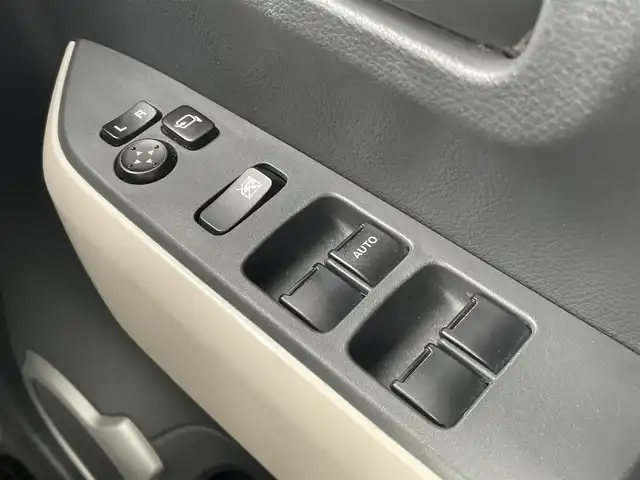 スズキ ハスラー J 愛媛県 2019(平31)年 5.9万km フェニックスレッドパール/ブルーイッシュブラックパール スズキセーフティサポート/デュアルカメラブレーキサポート/社外メモリナビ/ETC/ドライブレコーダー/アイドリングストップ/レーンキープアシスト/オートライト/フォグランプ/純正フロアマット/純正ドアバイザー/純正アルミホイール/横滑り防止装置/スマートキー/プッシュスタート/ABS/横滑り防止装置/盗難防止装置/衝突被害軽減システム