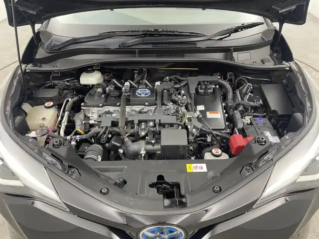 トヨタ Ｃ－ＨＲ G 三重県 2020(令2)年 5.8万km ブラックマイカ 禁煙車/純正ディスプレイオーディオ/・ナビ機能/・Bluetooth・USB・AM/FM/トヨタセーフティセンス/プリクラッシュセーフティシステム/レーンキープアシスト/BSM/レーダークルーズコントロール/AUTOライト/オートマチックハイビーム/オートワイパー/前後ドラレコ/パノラミックビューモニター/革巻きステアリング/電子パーキング/ビルドインETC/スタッドレスタイヤ積込