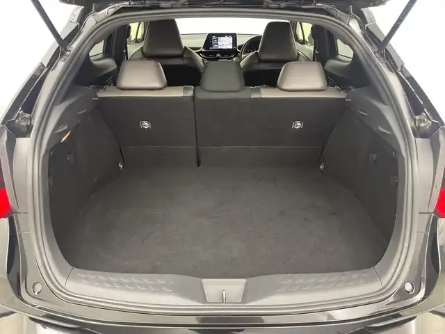トヨタ Ｃ－ＨＲ G 三重県 2020(令2)年 5.8万km ブラックマイカ 禁煙車/純正ディスプレイオーディオ/・ナビ機能/・Bluetooth・USB・AM/FM/トヨタセーフティセンス/プリクラッシュセーフティシステム/レーンキープアシスト/BSM/レーダークルーズコントロール/AUTOライト/オートマチックハイビーム/オートワイパー/前後ドラレコ/パノラミックビューモニター/革巻きステアリング/電子パーキング/ビルドインETC/スタッドレスタイヤ積込