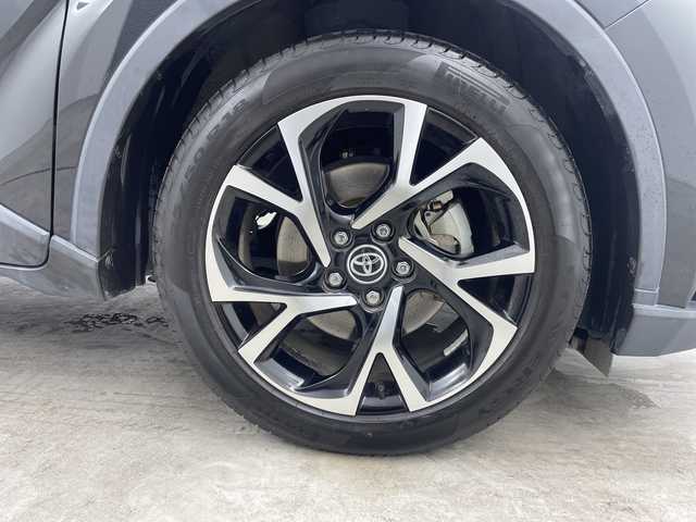 トヨタ Ｃ－ＨＲ G 三重県 2020(令2)年 5.8万km ブラックマイカ 禁煙車/純正ディスプレイオーディオ/・ナビ機能/・Bluetooth・USB・AM/FM/トヨタセーフティセンス/プリクラッシュセーフティシステム/レーンキープアシスト/BSM/レーダークルーズコントロール/AUTOライト/オートマチックハイビーム/オートワイパー/前後ドラレコ/パノラミックビューモニター/革巻きステアリング/電子パーキング/ビルドインETC/スタッドレスタイヤ積込