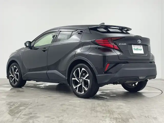 トヨタ Ｃ－ＨＲ G 三重県 2020(令2)年 5.8万km ブラックマイカ 禁煙車/純正ディスプレイオーディオ/・ナビ機能/・Bluetooth・USB・AM/FM/トヨタセーフティセンス/プリクラッシュセーフティシステム/レーンキープアシスト/BSM/レーダークルーズコントロール/AUTOライト/オートマチックハイビーム/オートワイパー/前後ドラレコ/パノラミックビューモニター/革巻きステアリング/電子パーキング/ビルドインETC/スタッドレスタイヤ積込