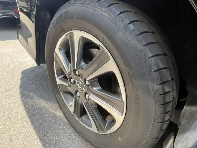トヨタ ヴォクシー ZS 煌 千葉県 2018(平30)年 6万km ブラック 純正10インチナビ/プリクラッシュセーフティ/レーンキープアシスト/クルーズコントロール/オートハイビーム/オートライト/ステアリングスイッチ/アイドリングストップ/プッシュスタート/ステアリングスイッチ/革巻きステアリング/両側パワースライドドア/フリップダウンモニター/シートバックテーブル/サンシェード/バックカメラ/純正ドライブレコーダー/ＥＴＣ/純正フロアマット/フォグランプ/純正アルミホイール