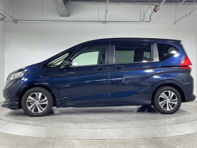 ホンダ フリード＋ 神奈川県 2019(令1)年 3.6万km ミッドナイトブルービームM ハーフレザー調シート/前席シートヒーター/純正７インチメモリーナビ【VXM-204VFi】/(CD/DVD/Bluetooth/フルセグ)/バックカメラ/両側パワースライドドア/純正前後ドライブレコーダー/ビルトインETC/フロントエアロ/LEDヘッドライト/アダプティブクルーズコントロール/レーンキープアシスト/衝突軽減ブレーキ/ドアバイザー/フロアマット/スマートキー/スペアキー×１本