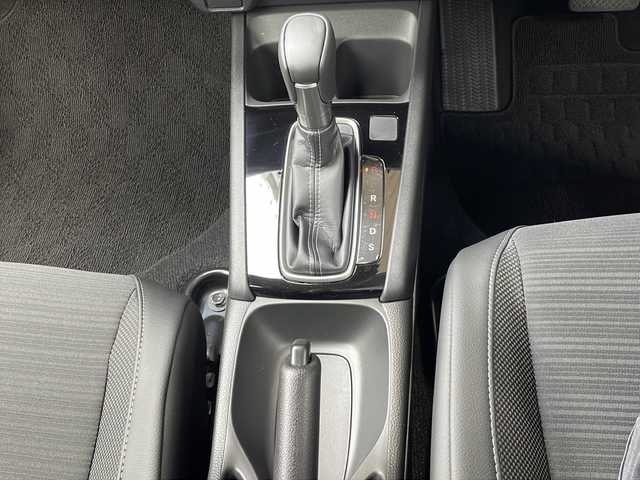 ホンダ ＷＲ－Ｖ Z 静岡県 2025(令7)年 0.2万km メテオロイドグレーメタリック 【安全機能】/ホンダセンシング/アダプティブ・クルーズ・コントロール（ACC）/・渋滞追従機能/車線維持支援システム（LKAS）/・作動車速：約65km/hから100km/h間/・ステアリング制御/衝突軽減ブレーキ（CMBS）/・歩行者検知機能/・作動車速：約80km/h未満時/・対向車車速：約30km/hから80km/h時/誤発進抑制機能（前後）/・前：ミリ波レーダー検知：作動車速10km/h未満　後：ソナー検知：作動車速10km/h未満/歩行者事故低減ステアリング/・作動車速10km/hから40km/h間/路外逸脱抑制機能/・作動車速：約60km/hから100km/h間/先行車発進お知らせ機能/標識認識機能/オートハイビーム/フロント＆バックソナー/【主要装備】/純正ディスプレイオーディオ　/プリクラッシュセーフティ　/ハーフレザーシート　/パドルシフト　/ステアリングスイッチ　/バックカメラ　/コーナーセンサー　/ＥＴＣ　/オートライト