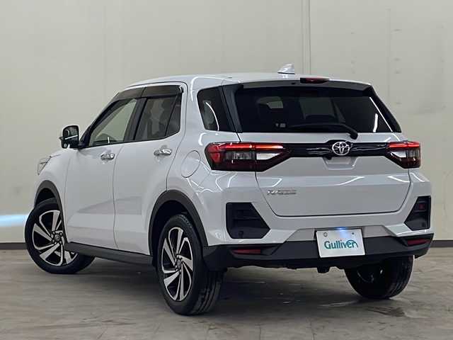 トヨタ ライズ Z 道央・札幌 2022(令4)年 4.9万km シャイニングホワイトパール /４WD//パノラミックビューモニター(全周囲カメラ)//純正メモリーナビ:NSZT-Y68T/(AM/FM/TV/BT)//追従式クルーズコントロール//クリアランスソナー//LEDヘッドライト//フォグランプ//電動格納ミラー//エンジンプッシュスタート//前席シートヒーター//電動パーキングブレーキ//ステアリングスイッチ//アイドリングストップ//革巻きステアリング//スペアキー1本
