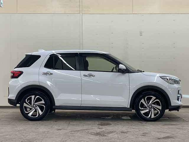 トヨタ ライズ Z 道央・札幌 2022(令4)年 4.9万km シャイニングホワイトパール /４WD//パノラミックビューモニター(全周囲カメラ)//純正メモリーナビ:NSZT-Y68T/(AM/FM/TV/BT)//追従式クルーズコントロール//クリアランスソナー//LEDヘッドライト//フォグランプ//電動格納ミラー//エンジンプッシュスタート//前席シートヒーター//電動パーキングブレーキ//ステアリングスイッチ//アイドリングストップ//革巻きステアリング//スペアキー1本