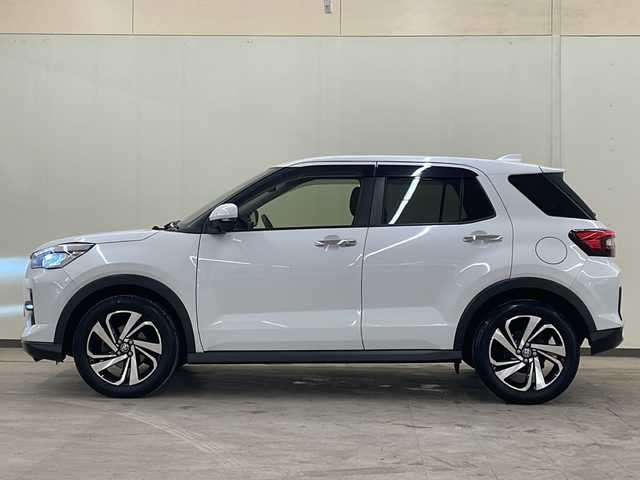 トヨタ ライズ Z 道央・札幌 2022(令4)年 4.9万km シャイニングホワイトパール /４WD//パノラミックビューモニター(全周囲カメラ)//純正メモリーナビ:NSZT-Y68T/(AM/FM/TV/BT)//追従式クルーズコントロール//クリアランスソナー//LEDヘッドライト//フォグランプ//電動格納ミラー//エンジンプッシュスタート//前席シートヒーター//電動パーキングブレーキ//ステアリングスイッチ//アイドリングストップ//革巻きステアリング//スペアキー1本