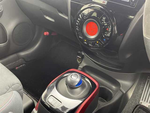 日産 ノート e－パワー ニスモ 茨城県 2017(平29)年 6.7万km スーパーブラック 純正ナビ/バックカメラ/フルセグ/衝突被害軽減ブレーキ/車線逸脱抑制装置/オートマチックハイビーム/ETC/純正16インチAW/LEDヘッドライト/スマートキー