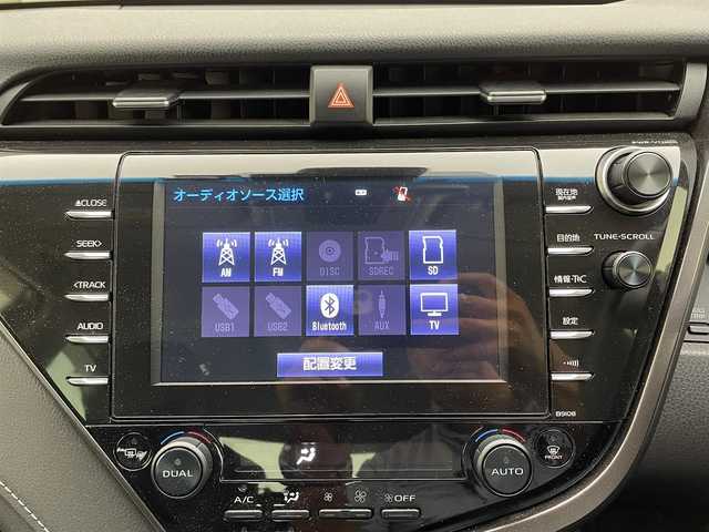 トヨタ カムリ WSレザーパッケージ 兵庫県 2018(平30)年 2.2万km プラチナホワイトパールマイカ 純正SDナビ(CD/DVD/SD/フルセグ/Bluetooth)/バックカメラ/シートヒーター/パワーシート/レザーシート/コーナーセンサー/ACC/LDA/BSM/HUD/オートハイビーム/ビルトインETC/純正１８インチAW/純正マット・バイザー/LEDヘッドライト/LEDフォグライト/ドライブレコーダー/スペアキーx１/スタッドレス付社外17AW4本積込5mm山