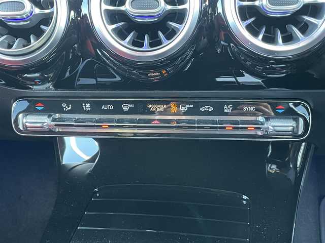 メルセデス・ベンツ ＣＬＡ２００ｄ Sブレーク AMGライン 鹿児島県 2019(令1)年 6.3万km デジタルホワイト ワンオーナー/純正ナビ/フルセグテレビ/バックカメラ/LEDヘッドライト/アイドリングストップ/追従式クルーズコントロール/サンルーフ/プッシュスタート/パワーバックドア/ETC