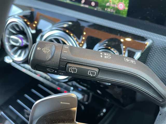 メルセデス・ベンツ ＣＬＡ２００ｄ Sブレーク AMGライン 鹿児島県 2019(令1)年 6.3万km デジタルホワイト ワンオーナー/純正ナビ/フルセグテレビ/バックカメラ/LEDヘッドライト/アイドリングストップ/追従式クルーズコントロール/サンルーフ/プッシュスタート/パワーバックドア/ETC