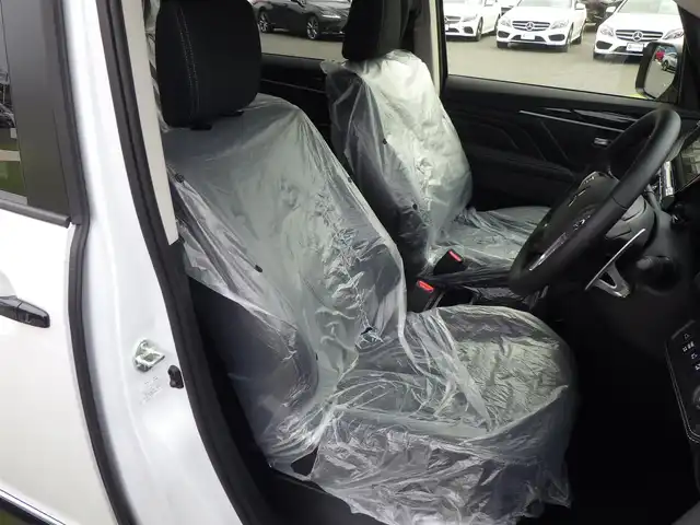 三菱 デリカＤ：５ シャモニー 千葉県 2025(令7)年 0.1千km 白Ⅱ CHAMONIX (8人)　4WD　e-Assist/オリジナルナビ取付パッケージ＋リアモニター取付パッケージ(25/300)　ステップレス　（8人）D:5専用11型ナビゲーション(322/300)　12.8型後席用モニター(143550円)/e-Assist/・衝突被害軽減ブレーキシステム（FCM）/・車線逸脱警報システム（LDW）/・誤発進抑制機能（前進＆後退時）（UMS）/・レーダークルーズコントロールシステム（ACC）/・オートマチックハイビーム[AHB]/エレクトリックテールゲート/両側パワースライドドア/純正メモリーナビ/地デジTV/【DVD/CD再生機能　Bluetooth接続】/マルチアラウンドモニター/革巻きステアリング/ステアリングスイッチ/パドルシフト/ハーフレザーシート/運転席パワーシート/前席シートヒーター/LEDヘッドライト/フォグライト/ウインカーミラー/純正18インチアルミホイル/サイド/カーテンエアバッグ/キーレスオペレーションシステム