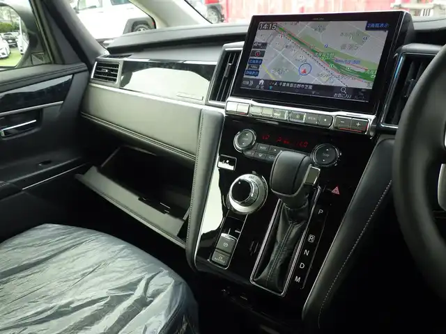 三菱 デリカＤ：５ シャモニー 千葉県 2025(令7)年 0.1千km 白Ⅱ CHAMONIX (8人)　4WD　e-Assist/オリジナルナビ取付パッケージ＋リアモニター取付パッケージ(25/300)　ステップレス　（8人）D:5専用11型ナビゲーション(322/300)　12.8型後席用モニター(143550円)/e-Assist/・衝突被害軽減ブレーキシステム（FCM）/・車線逸脱警報システム（LDW）/・誤発進抑制機能（前進＆後退時）（UMS）/・レーダークルーズコントロールシステム（ACC）/・オートマチックハイビーム[AHB]/エレクトリックテールゲート/両側パワースライドドア/純正メモリーナビ/地デジTV/【DVD/CD再生機能　Bluetooth接続】/マルチアラウンドモニター/革巻きステアリング/ステアリングスイッチ/パドルシフト/ハーフレザーシート/運転席パワーシート/前席シートヒーター/LEDヘッドライト/フォグライト/ウインカーミラー/純正18インチアルミホイル/サイド/カーテンエアバッグ/キーレスオペレーションシステム
