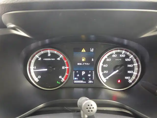 三菱 デリカＤ：５ シャモニー 千葉県 2025(令7)年 0.1千km 白Ⅱ CHAMONIX (8人)　4WD　e-Assist/オリジナルナビ取付パッケージ＋リアモニター取付パッケージ(25/300)　ステップレス　（8人）D:5専用11型ナビゲーション(322/300)　12.8型後席用モニター(143550円)/e-Assist/・衝突被害軽減ブレーキシステム（FCM）/・車線逸脱警報システム（LDW）/・誤発進抑制機能（前進＆後退時）（UMS）/・レーダークルーズコントロールシステム（ACC）/・オートマチックハイビーム[AHB]/エレクトリックテールゲート/両側パワースライドドア/純正メモリーナビ/地デジTV/【DVD/CD再生機能　Bluetooth接続】/マルチアラウンドモニター/革巻きステアリング/ステアリングスイッチ/パドルシフト/ハーフレザーシート/運転席パワーシート/前席シートヒーター/LEDヘッドライト/フォグライト/ウインカーミラー/純正18インチアルミホイル/サイド/カーテンエアバッグ/キーレスオペレーションシステム