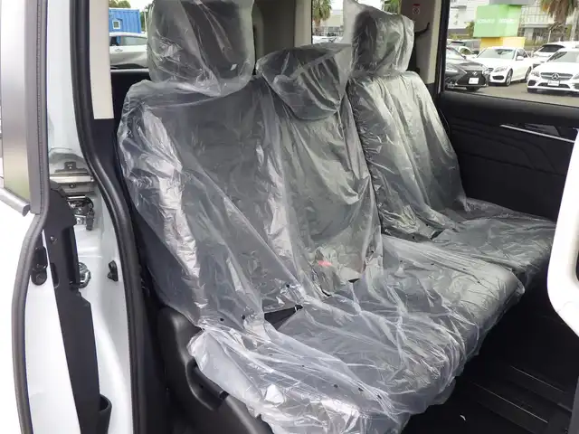 三菱 デリカＤ：５ シャモニー 千葉県 2025(令7)年 0.1千km 白Ⅱ CHAMONIX (8人)　4WD　e-Assist/オリジナルナビ取付パッケージ＋リアモニター取付パッケージ(25/300)　ステップレス　（8人）D:5専用11型ナビゲーション(322/300)　12.8型後席用モニター(143550円)/e-Assist/・衝突被害軽減ブレーキシステム（FCM）/・車線逸脱警報システム（LDW）/・誤発進抑制機能（前進＆後退時）（UMS）/・レーダークルーズコントロールシステム（ACC）/・オートマチックハイビーム[AHB]/エレクトリックテールゲート/両側パワースライドドア/純正メモリーナビ/地デジTV/【DVD/CD再生機能　Bluetooth接続】/マルチアラウンドモニター/革巻きステアリング/ステアリングスイッチ/パドルシフト/ハーフレザーシート/運転席パワーシート/前席シートヒーター/LEDヘッドライト/フォグライト/ウインカーミラー/純正18インチアルミホイル/サイド/カーテンエアバッグ/キーレスオペレーションシステム