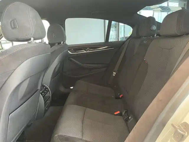 ＢＭＷ ５２３ｉ Mスポーツ 愛知県 2019(平31)年 5.2万km アルピンホワイトⅢ アダプティブＬＥＤ　/ＨＵＤ　/ＢＭＷコネクティッドナビ　/Ｂｌｕｅｔｏｏｔｈ　/フルセグＴＶ　/３６０度カメラ　/ミラーリング　/インテリジェントセーフティ　/ＡＣＣ　/ＬＫＡ　/ＢＳＭ　/ＰＤＣ　/ドライブレコーダー/ミラー型ETC/プッシュスタート/アイドリングストップ