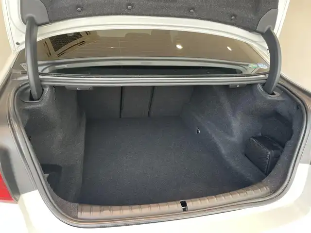 ＢＭＷ ５２３ｉ Mスポーツ 愛知県 2019(平31)年 5.2万km アルピンホワイトⅢ アダプティブＬＥＤ　/ＨＵＤ　/ＢＭＷコネクティッドナビ　/Ｂｌｕｅｔｏｏｔｈ　/フルセグＴＶ　/３６０度カメラ　/ミラーリング　/インテリジェントセーフティ　/ＡＣＣ　/ＬＫＡ　/ＢＳＭ　/ＰＤＣ　/ドライブレコーダー/ミラー型ETC/プッシュスタート/アイドリングストップ