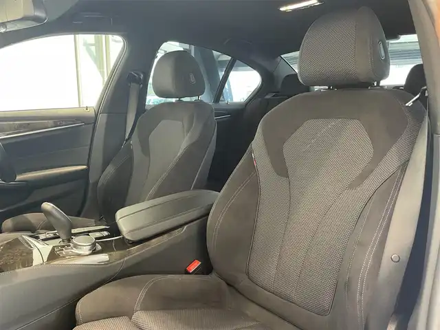 ＢＭＷ ５２３ｉ Mスポーツ 愛知県 2019(平31)年 5.2万km アルピンホワイトⅢ アダプティブＬＥＤ　/ＨＵＤ　/ＢＭＷコネクティッドナビ　/Ｂｌｕｅｔｏｏｔｈ　/フルセグＴＶ　/３６０度カメラ　/ミラーリング　/インテリジェントセーフティ　/ＡＣＣ　/ＬＫＡ　/ＢＳＭ　/ＰＤＣ　/ドライブレコーダー/ミラー型ETC/プッシュスタート/アイドリングストップ