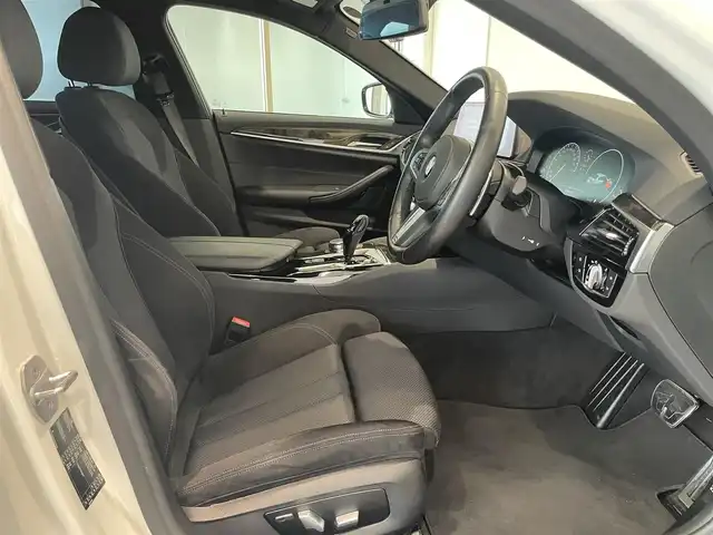 ＢＭＷ ５２３ｉ Mスポーツ 愛知県 2019(平31)年 5.2万km アルピンホワイトⅢ アダプティブＬＥＤ　/ＨＵＤ　/ＢＭＷコネクティッドナビ　/Ｂｌｕｅｔｏｏｔｈ　/フルセグＴＶ　/３６０度カメラ　/ミラーリング　/インテリジェントセーフティ　/ＡＣＣ　/ＬＫＡ　/ＢＳＭ　/ＰＤＣ　/ドライブレコーダー/ミラー型ETC/プッシュスタート/アイドリングストップ