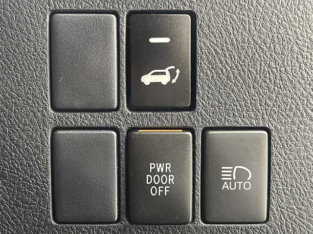 トヨタ ヴェルファイア Z Aエディション 大阪府 2018(平30)年 3.8万km ホワイトパールクリスタルシャイン トヨタセーフティセンス/　・プリクラッシュセーフティ/　・レーンディパーチャーアラート/　・オートマチックハイビーム/　・レーダークルーズコントロール/　・誤発進抑制機能/純正ディーラーナビ/　フルセグ/Bluetooth/CD/DVD/AM/FM/両側電動パワースライドドア/デジタルインナーミラー/社外フロントエアロ/パワーバックドア/バックカメラ/LEDヘッドライト/オートライト/オートマチッックハイビーム/電子パーキングブレーキ/オートホールド/純正18インチアルミホイール/スマートキー/ビルトインETC2.0/フロアマット/ドアバイザー