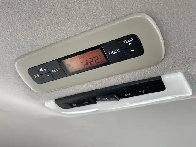 日産 セレナ ハイウェイスター Vセレクション 大分県 2017(平29)年 3.8万km アズライトブルー 純正ナビ/（フルセグ/Bluetooth/CD/DVD)/バックカメラ/クルーズコントロール/ETC/両側パワースライドドア/ステアリングスイッチ/シートバックテーブル/プッシュスタート/スマートキー/オートライト/電動格納ミラー/LEDヘッドライト/純正フロアマット/純正16インチアルミホイール