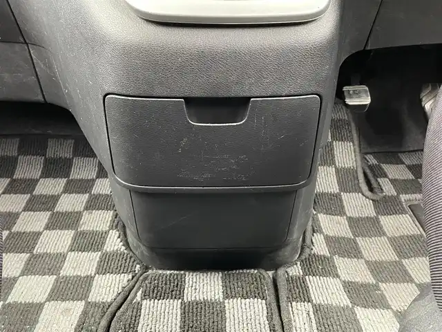 日産 セレナ ハイウェイスター Vセレクション 大分県 2017(平29)年 3.8万km アズライトブルー 純正ナビ/（フルセグ/Bluetooth/CD/DVD)/バックカメラ/クルーズコントロール/ETC/両側パワースライドドア/ステアリングスイッチ/シートバックテーブル/プッシュスタート/スマートキー/オートライト/電動格納ミラー/LEDヘッドライト/純正フロアマット/純正16インチアルミホイール