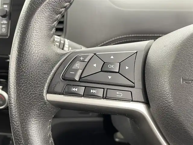 日産 セレナ ハイウェイスター Vセレクション 大分県 2017(平29)年 3.8万km アズライトブルー 純正ナビ/（フルセグ/Bluetooth/CD/DVD)/バックカメラ/クルーズコントロール/ETC/両側パワースライドドア/ステアリングスイッチ/シートバックテーブル/プッシュスタート/スマートキー/オートライト/電動格納ミラー/LEDヘッドライト/純正フロアマット/純正16インチアルミホイール