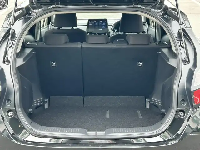 トヨタ アクア G 愛媛県 2023(令5)年 2万km ブラックマイカ 純正ディスプレイオーディオ（ナビ登録済み）/BT/フルセグTV/USB/バックカメラ/トヨタセーフティセンス/アダクティブクルーズコントロール/プリクラッシュセーフティ/レーンキープアシストシステム/レーダークルーズコントロール/前後コーナーセンサー/LEDヘッドライト/オートライト/オートマチックハイビーム/純正フロアマット/スマートキー/スペアー１本/プッシュスタート