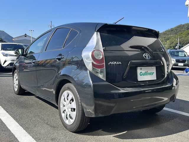 トヨタ アクア G 京都府 2013(平25)年 12.3万km ブラックマイカ 〇スマートキー/〇Bluetooth/〇AAC/〇ETC/〇フロアマット/〇LED