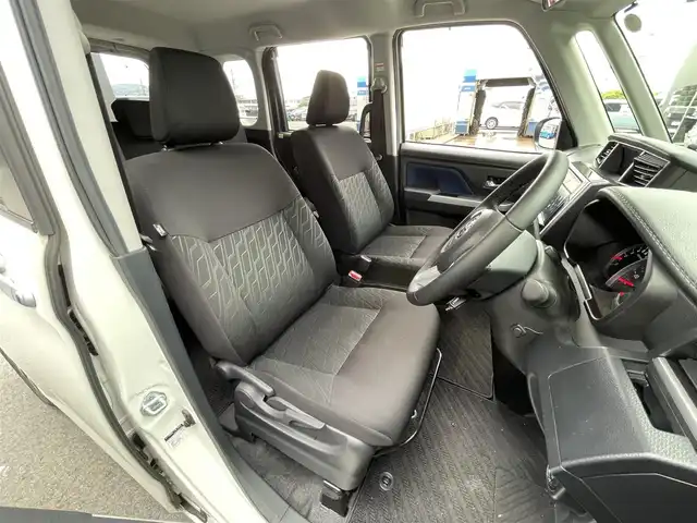 トヨタ ルーミー カスタムG－T 滋賀県 2020(令2)年 2.5万km パールホワイトⅢ 純正9インチナビ/【Bluetooth/CD/DVD/フルセグTV】/両側パワースライドドア/全方位カメラ/クルーズコントロール/クリアランスソナー/レーンディパーチャーアラート/衝突軽減ブレーキ/LEDヘッドライト/オートライト/オートマチックハイビーム/D/Nシートヒーター/ビルトインETC2.0/前後ドライブレコーダー/プッシュスタート/スマートキー/ステアリングリモコン