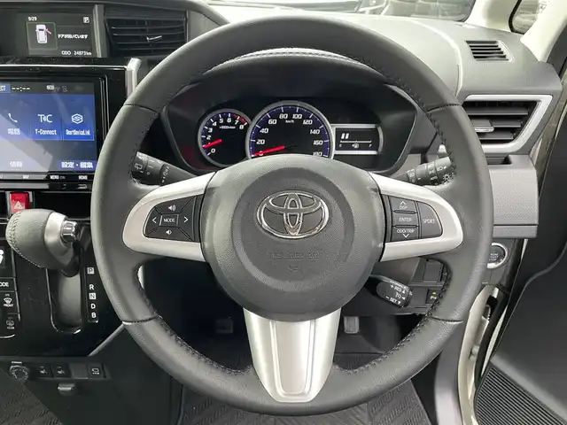 トヨタ ルーミー カスタムG－T 滋賀県 2020(令2)年 2.5万km パールホワイトⅢ 純正9インチナビ/【Bluetooth/CD/DVD/フルセグTV】/両側パワースライドドア/全方位カメラ/クルーズコントロール/クリアランスソナー/レーンディパーチャーアラート/衝突軽減ブレーキ/LEDヘッドライト/オートライト/オートマチックハイビーム/D/Nシートヒーター/ビルトインETC2.0/前後ドライブレコーダー/プッシュスタート/スマートキー/ステアリングリモコン