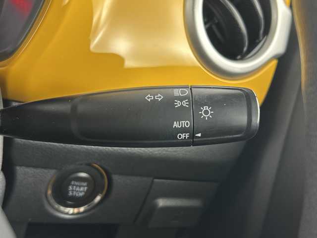 スズキ ハスラー F リミテッド 愛知県 2017(平29)年 5.3万km アクティブイエロー/ホワイト2トーンルーフ 禁煙車/純正7インチナビ/（フルセグTV/Bluetooth/DVD再生/FM）/バックカメラ/衝突軽減ブレーキ/レーンキープアシスト/ドライブレコーダー/ETC/運転席シートヒーター/アイドリングストップ/スマートキー/プッシュスタート/バイキセノンヘッドライト/純正フロアマット