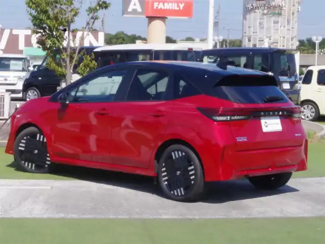 日産 オーラ G レザーエディション 千葉県 2024(令6)年 0.4万km ガーネットレッド/スーパーブラック 2トーン エマージェンシーブレーキ/アイドリングストップ/ブラウンレザーシート/運転席パワーシート/9インチ純正メモリーナビ/地デジTV/【Bluetooth接続】/アラウンドビューモニター/革巻きステアリング/ステアリングスイッチ/ETC/LEDヘッドライト/ウインカーミラー/コーナーセンサー/純正17インチアルミホイル/サイド/カーテンエアバッグ/インテリジェントキー