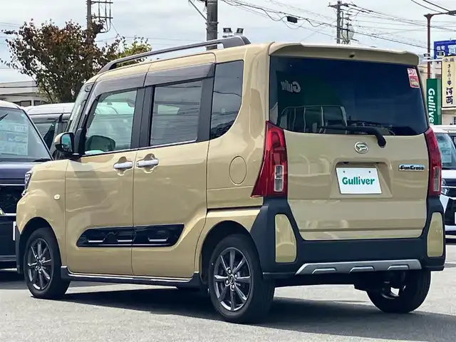 ダイハツ タント ファンクロス 静岡県 2022(令4)年 3.9万km ベージュ 純正ナビ(CD/DVD/BT/フルセグ)/バックカメラ/D席N席シートヒーター/両側パワースライドドア/ETC/エンジンスタートボタン/パワーステアリング/パワーウィンドウ/取扱説明書/アイドリングストップ/スマートキー/スペアキー１本/オートエアコン/USB入力端子/ベンチシート/純正フロアマット/布シート/ルーフレール/純正アルミホイール/ABS/横滑り防止装置/コーナーセンサー前後/レーンキープアシスト/盗難防止装置/オートライト/LEDヘッドライト/W+サイドエアバック/カーテンエアバック/衝突軽減システム