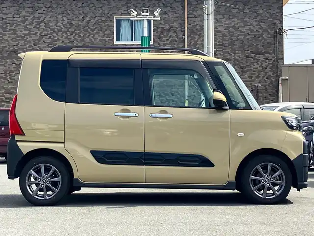 ダイハツ タント ファンクロス 静岡県 2022(令4)年 3.9万km ベージュ 純正ナビ(CD/DVD/BT/フルセグ)/バックカメラ/D席N席シートヒーター/両側パワースライドドア/ETC/エンジンスタートボタン/パワーステアリング/パワーウィンドウ/取扱説明書/アイドリングストップ/スマートキー/スペアキー１本/オートエアコン/USB入力端子/ベンチシート/純正フロアマット/布シート/ルーフレール/純正アルミホイール/ABS/横滑り防止装置/コーナーセンサー前後/レーンキープアシスト/盗難防止装置/オートライト/LEDヘッドライト/W+サイドエアバック/カーテンエアバック/衝突軽減システム