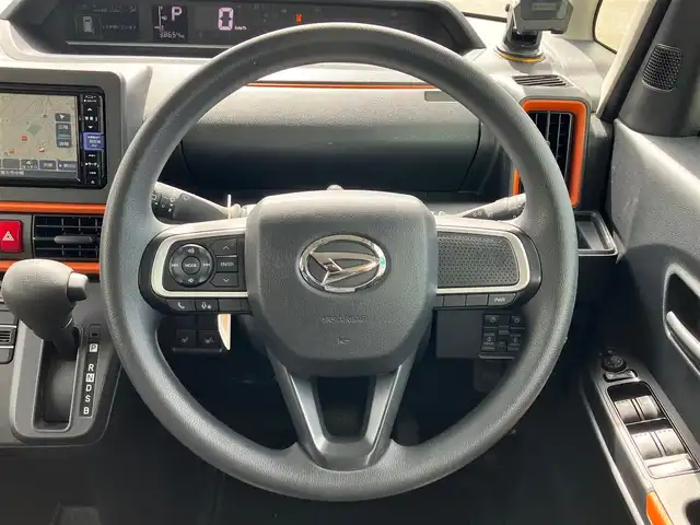 ダイハツ タント ファンクロス 静岡県 2022(令4)年 3.9万km ベージュ 純正ナビ(CD/DVD/BT/フルセグ)/バックカメラ/D席N席シートヒーター/両側パワースライドドア/ETC/エンジンスタートボタン/パワーステアリング/パワーウィンドウ/取扱説明書/アイドリングストップ/スマートキー/スペアキー１本/オートエアコン/USB入力端子/ベンチシート/純正フロアマット/布シート/ルーフレール/純正アルミホイール/ABS/横滑り防止装置/コーナーセンサー前後/レーンキープアシスト/盗難防止装置/オートライト/LEDヘッドライト/W+サイドエアバック/カーテンエアバック/衝突軽減システム