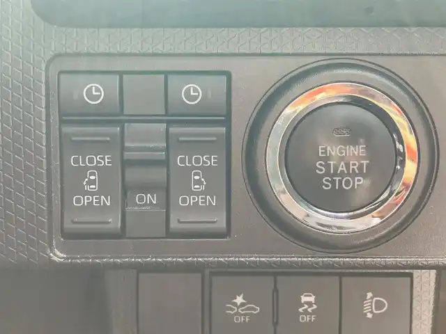 ダイハツ タント ファンクロス 静岡県 2022(令4)年 3.9万km ベージュ 純正ナビ(CD/DVD/BT/フルセグ)/バックカメラ/D席N席シートヒーター/両側パワースライドドア/ETC/エンジンスタートボタン/パワーステアリング/パワーウィンドウ/取扱説明書/アイドリングストップ/スマートキー/スペアキー１本/オートエアコン/USB入力端子/ベンチシート/純正フロアマット/布シート/ルーフレール/純正アルミホイール/ABS/横滑り防止装置/コーナーセンサー前後/レーンキープアシスト/盗難防止装置/オートライト/LEDヘッドライト/W+サイドエアバック/カーテンエアバック/衝突軽減システム