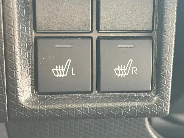 ダイハツ タント ファンクロス 静岡県 2022(令4)年 3.9万km ベージュ 純正ナビ(CD/DVD/BT/フルセグ)/バックカメラ/D席N席シートヒーター/両側パワースライドドア/ETC/エンジンスタートボタン/パワーステアリング/パワーウィンドウ/取扱説明書/アイドリングストップ/スマートキー/スペアキー１本/オートエアコン/USB入力端子/ベンチシート/純正フロアマット/布シート/ルーフレール/純正アルミホイール/ABS/横滑り防止装置/コーナーセンサー前後/レーンキープアシスト/盗難防止装置/オートライト/LEDヘッドライト/W+サイドエアバック/カーテンエアバック/衝突軽減システム