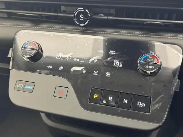 日産 セレナ e－パワー ハイウェイスター V 滋賀県 2025(令7)年 0.1千km プリズムホワイト 届出済み未使用車/純正12.3インチナビ/【Bluetooth/USB/HDMI/フルセグTV】/ハーフレザーシート/両側パワースライドドア/全方位カメラ/プロパイロット/ブラインドスポットワーニング/クリアランスソナー/LEDヘッドライト/オートマチックハイビーム/衝突軽減ブレーキ/デジタルインナーミラー/電動パーキングブレーキ/オートブレーキホールド/ビルトインETC2.0/ワイヤレス充電/プッシュスタート/スマートキー/ステアリングリモコン