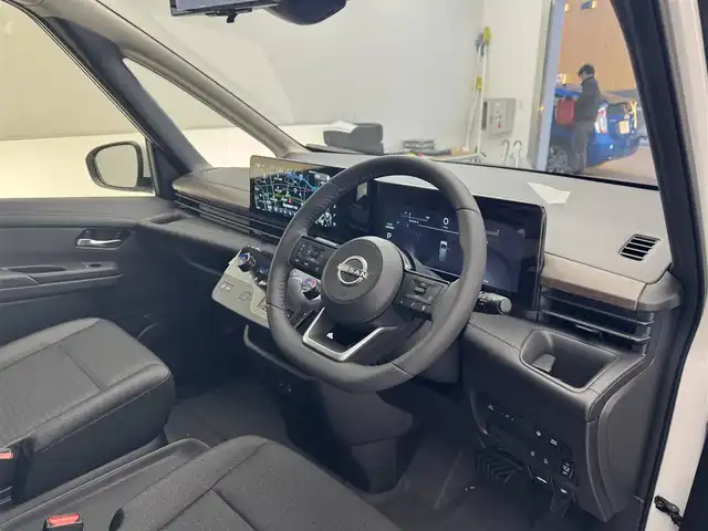 日産 セレナ e－パワー ハイウェイスター V 滋賀県 2025(令7)年 0.1千km プリズムホワイト 届出済み未使用車/純正12.3インチナビ/【Bluetooth/USB/HDMI/フルセグTV】/ハーフレザーシート/両側パワースライドドア/全方位カメラ/プロパイロット/ブラインドスポットワーニング/クリアランスソナー/LEDヘッドライト/オートマチックハイビーム/衝突軽減ブレーキ/デジタルインナーミラー/電動パーキングブレーキ/オートブレーキホールド/ビルトインETC2.0/ワイヤレス充電/プッシュスタート/スマートキー/ステアリングリモコン