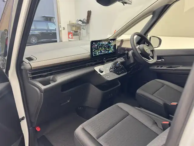 日産 セレナ e－パワー ハイウェイスター V 滋賀県 2025(令7)年 0.1千km プリズムホワイト 届出済み未使用車/純正12.3インチナビ/【Bluetooth/USB/HDMI/フルセグTV】/ハーフレザーシート/両側パワースライドドア/全方位カメラ/プロパイロット/ブラインドスポットワーニング/クリアランスソナー/LEDヘッドライト/オートマチックハイビーム/衝突軽減ブレーキ/デジタルインナーミラー/電動パーキングブレーキ/オートブレーキホールド/ビルトインETC2.0/ワイヤレス充電/プッシュスタート/スマートキー/ステアリングリモコン