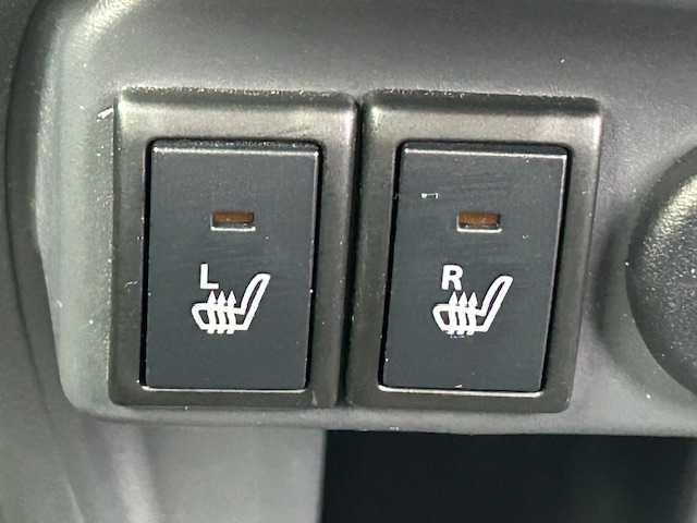 スズキ ハスラー J 茨城県 2019(令1)年 0.7万km フェニックスレッドパール/ホワイト2トーンルーフ 社外7型ナビ/アラウンドビューモニター/ビルトインETC/ドライブレコーダー前後/シートヒーター/衝突軽減システム/横滑り防止装置/レーン逸脱警報/オートライト/USB入力端子/アイドリングストップ/スマートキー