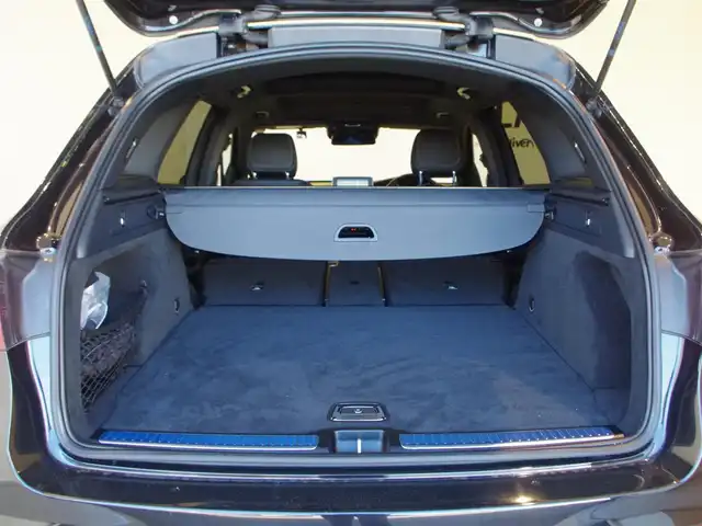 メルセデス・ベンツ ＧＬＣ２２０ d 4マチックスポーツ 本革 岐阜県 2019(平31)年 2.8万km オブシディアンブラック パノラミックスライディングルーフ/黒レザーシート/Burmesterサウンドシステム/純正HDDナビゲーション/フルセグテレビ/Bluetooth/レーダーセーフティパッケージ/アクティブブレーキアシスト (歩行者検知機能付)/PRESAFEプラス 被害軽減ブレーキ付後方衝突警告システム/PRESAFE アクティブレーンキーピングアシスト/アクティブブラインドスポットアシスト/アクティブディスタンスアシスト ディストロニック/アクティブステアリングアシスト/360°カメラシステム/ヘッドアップディスプレイ/アダプティブブレーキ　ホールド機能　ヒルスタートアシスト/アダプティブブレーキライト/クロスウインドアシスト/LEDインテリジェントライトシステム/アダプティブハイビームアシスト・プラス/アテンションアシスト/アクティブパーキングアシスト (縦列・並列駐車)/パーキングアシストリアビューカメラ